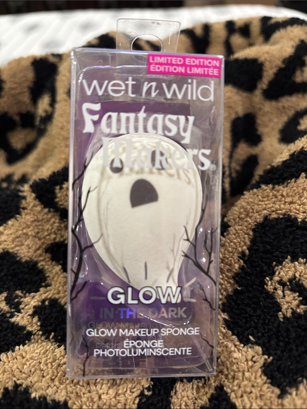 wet n wild White Glow Makeup Sponge - Fantasy Makers Limited Edition